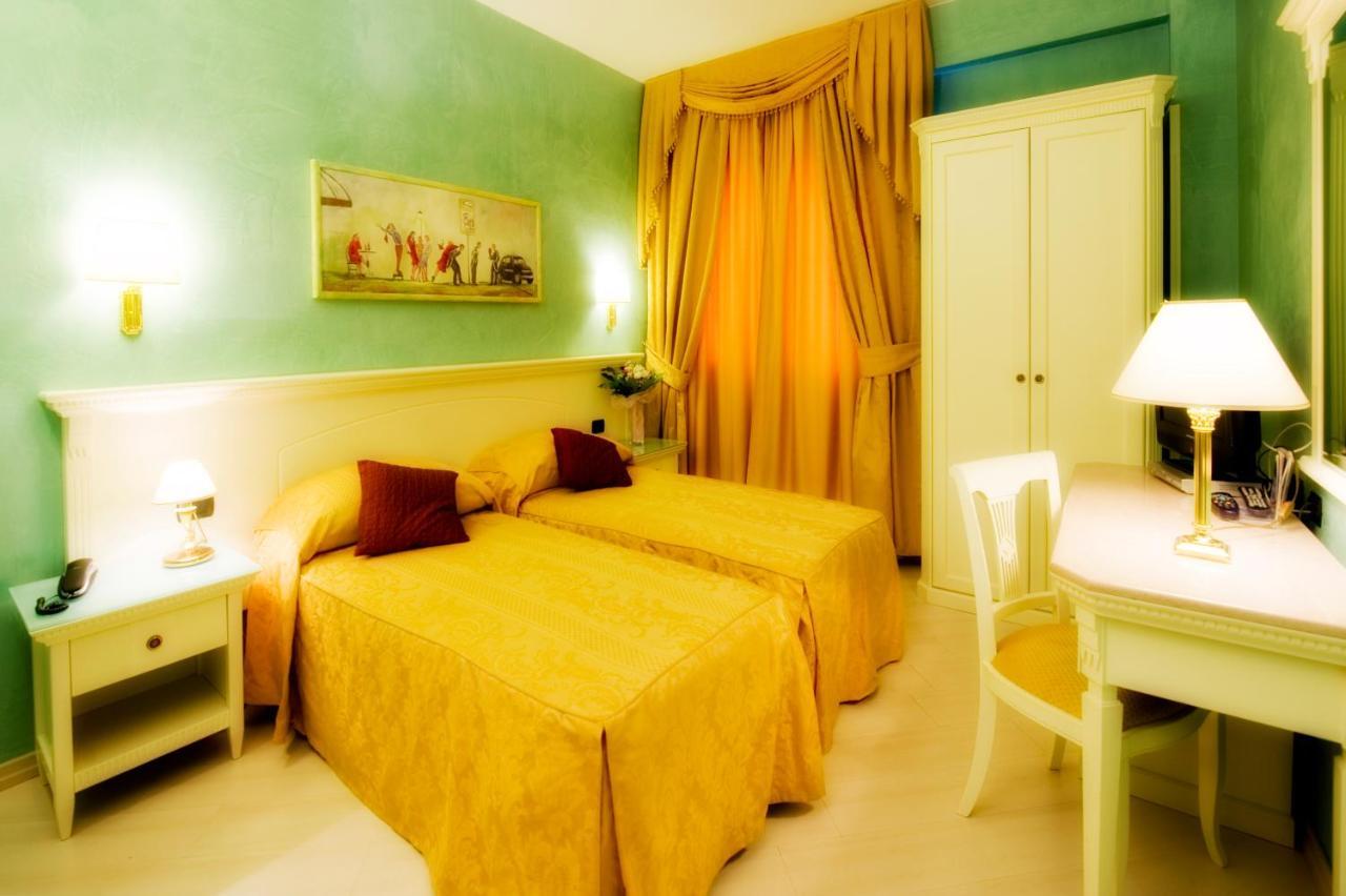 רומא Hotel Bright מראה חיצוני תמונה