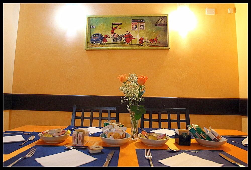 רומא Hotel Bright מראה חיצוני תמונה