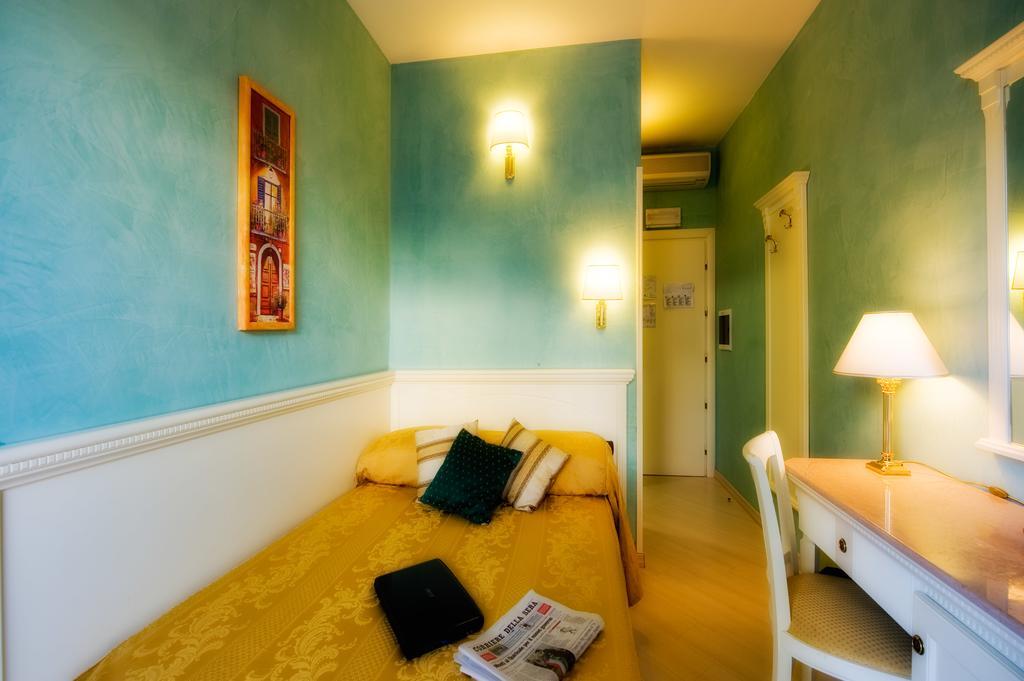 רומא Hotel Bright מראה חיצוני תמונה