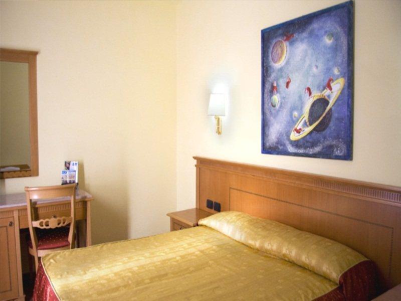 רומא Hotel Bright מראה חיצוני תמונה
