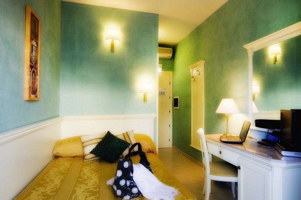רומא Hotel Bright מראה חיצוני תמונה